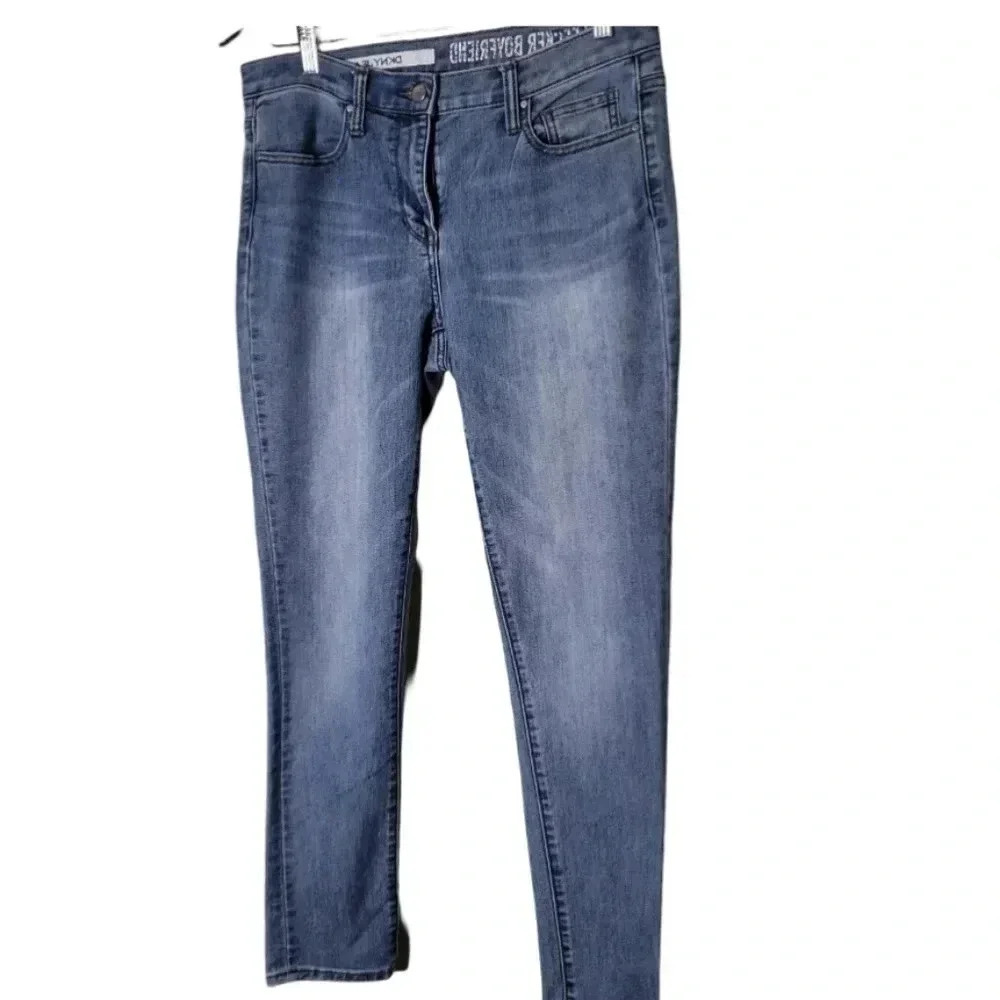 DKNY Bleeker Boyfriend Jeans Women's Size 6 Medium Wash Stretch
